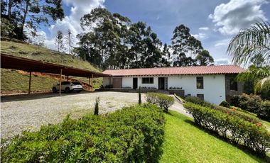 Casa Campestre en Rionegro, sector Tunel de Oriente