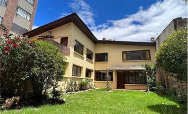 casa en arriendo en el pedregal-usaquén. Cod A8408298