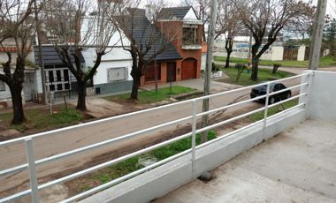 VENTA BARRIO BELGRANO ECUADOR 125 CASA 2 HABITACIONES 180 m2 CUBIERTOS 270m2 DE TERRENO