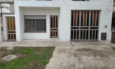VENTA BARRIO BELGRANO ECUADOR 125 CASA 2 HABITACIONES 180 m2 CUBIERTOS 270m2 DE TERRENO