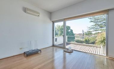 Casa / residencia 5 ambientes en venta - Barrio Parque
