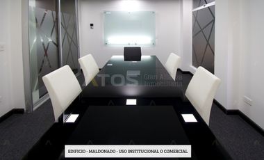 edificio en arriendo/venta en maldonado. Cod A5062
