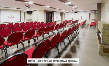 edificio en arriendo/venta en maldonado. Cod A5062