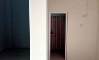 Rumah siap huni Kutisari Indah, Row jalan 10 meter