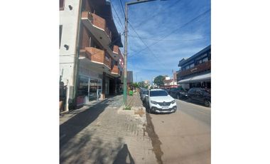 Venta de  excelente local comercial en Paseo 107 y avda. 3