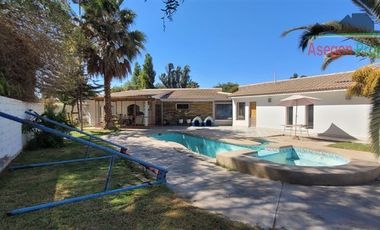 Casa en venta de 6 dorm. en Copiapó