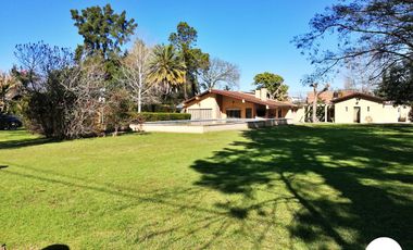 Venta Casa 8 ambientes - Zona norte (Con pileta)