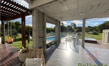 CASA EN VENTA EN COSTA ESMERALDA - RESIDENCIAL I 528