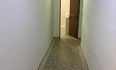 casa en arriendo en la riviera. Cod A1604