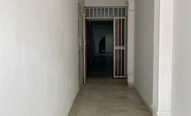 casa en arriendo en la riviera. Cod A1604