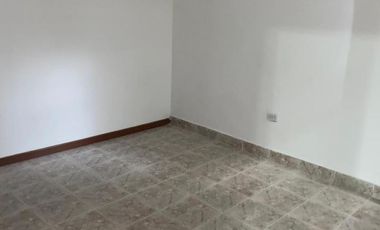 casa en arriendo en la riviera. Cod A1604