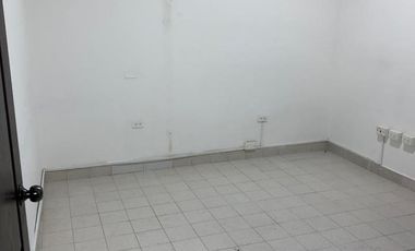 casa en arriendo en la riviera. Cod A1604
