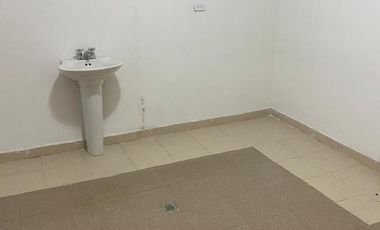 casa en arriendo en la riviera. Cod A1604