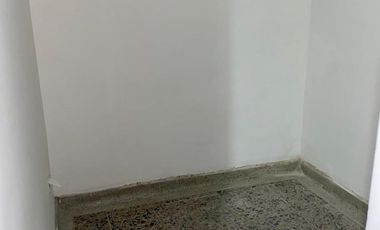 casa en arriendo en la riviera. Cod A1604