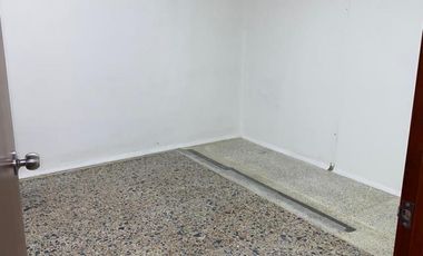 casa en arriendo en la riviera. Cod A1604