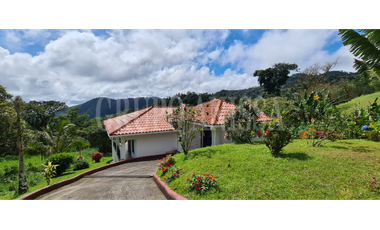 Oportunidad! Se vende casa en Altos del Maria Cod. 3185427