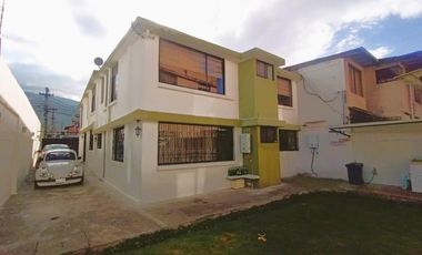 Vendo Casa con 3 departamentos 280 m², San Pedro Claver.