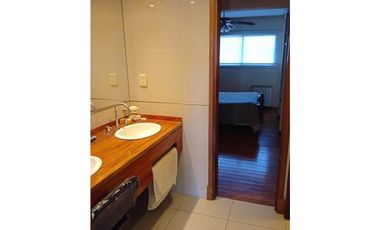 Casa 5 ambientes con garage.