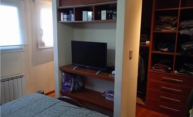 Casa 5 ambientes con garage.