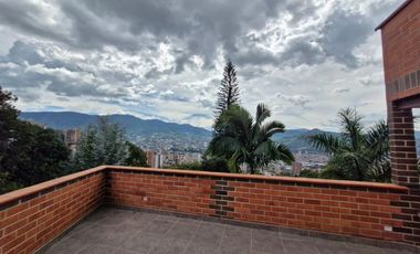 casa en arriendo en las lomitas. Cod A512129