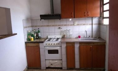 EXCELENTE GALPON CON DEPARTAMENTO EN VENTA, RUBEN DARIO 400 -TEMPERLEY-