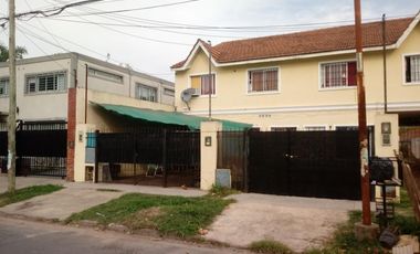 DUPLEX 3 AMB C/COCHERA Y DOS BAÑOS SOBRE SALERNO AL 1000