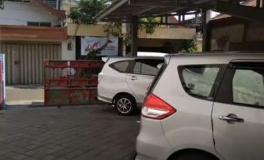 Dijual lahan buat tempat parkir mobil ada rumahnya Kupang panjaan sawahan Surabaya