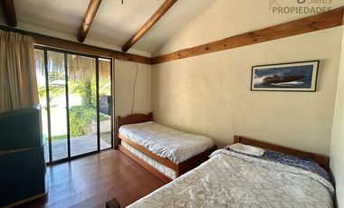 Preciosa en Condominio Orilla lago 20.000m2 Piscina Quincho