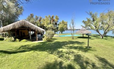 Preciosa en Condominio Orilla lago 20.000m2 Piscina Quincho