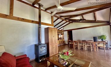 Preciosa en Condominio Orilla lago 20.000m2 Piscina Quincho