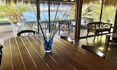 Preciosa en Condominio Orilla lago 20.000m2 Piscina Quincho