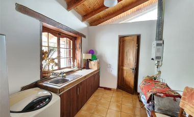 Parcela con gran casa en venta, El Vaticano, Requínoa