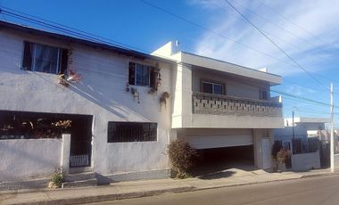 Se vende amplia casa en col. Hidalgo, Tijuana PMR-1514