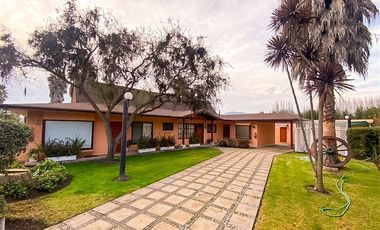 Casa en venta de 6 dorm. en Las Cabras