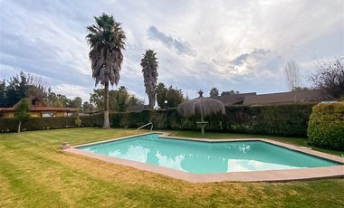 Casa en venta de 6 dorm. en Las Cabras