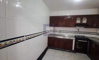 COD. 3144 - SE ARRIENDA CASA - BARRIO: LAS MERCEDES