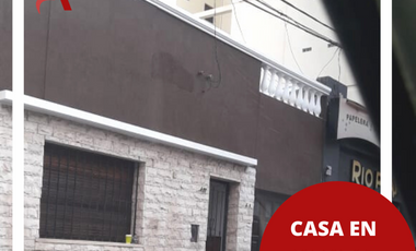 Casa 3 dormitorios, patio y asador ubicado en zona centro calle Buenos Aires oportunidad para comprar