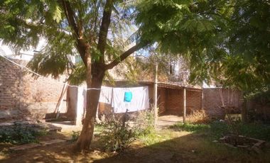 FLORES LUVELLO VENDE INMUEBLE CON DEPTO LOCALES TERRENO SOBRE CALLE COLON GODOY CRUZ