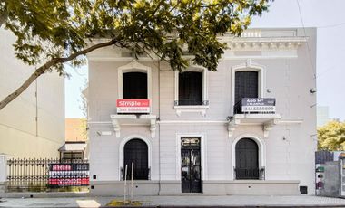 Venta casa histórica 15 ambientes en el centro de Rosario