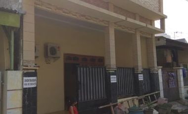 Rumah 2 Lantai di Jl Kalimantan GKB Manyar Gresik