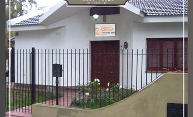 Chalet en venta de 3 dormitorios c/ cochera en San Isidro