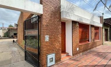 Casa en venta - 2 Dormitorios 1 Baño - 310mts2 - General Belgrano