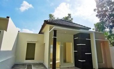 New House, Ready for Occupation, Strategically Near UMY Campus