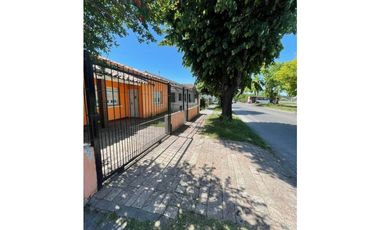 VENTA OPORTUNIDAD CASA SOBRE LOTE PROPIO DE 333m2 CON PARQUE Y QUINCHO CON PARRILLA