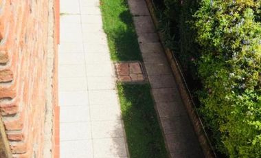PERMUTA - CHALET DE 5 AMBIENTES EN VENTA - MORON CENTRO