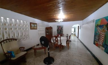 CASA EN VENTA BARRIO CENTRO |5189