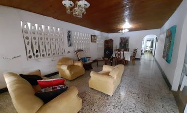 CASA EN VENTA BARRIO CENTRO |5189
