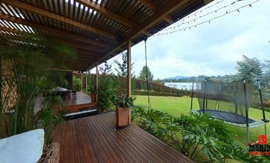 casa en arriendo en loma del escobero. Cod A5022