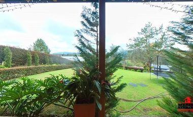 casa en arriendo en loma del escobero. Cod A5022