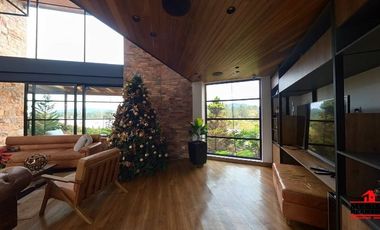 casa en arriendo en loma del escobero. Cod A5022